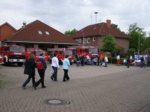  Feuerwehr Barßel nimmt am Straßenfest teil.