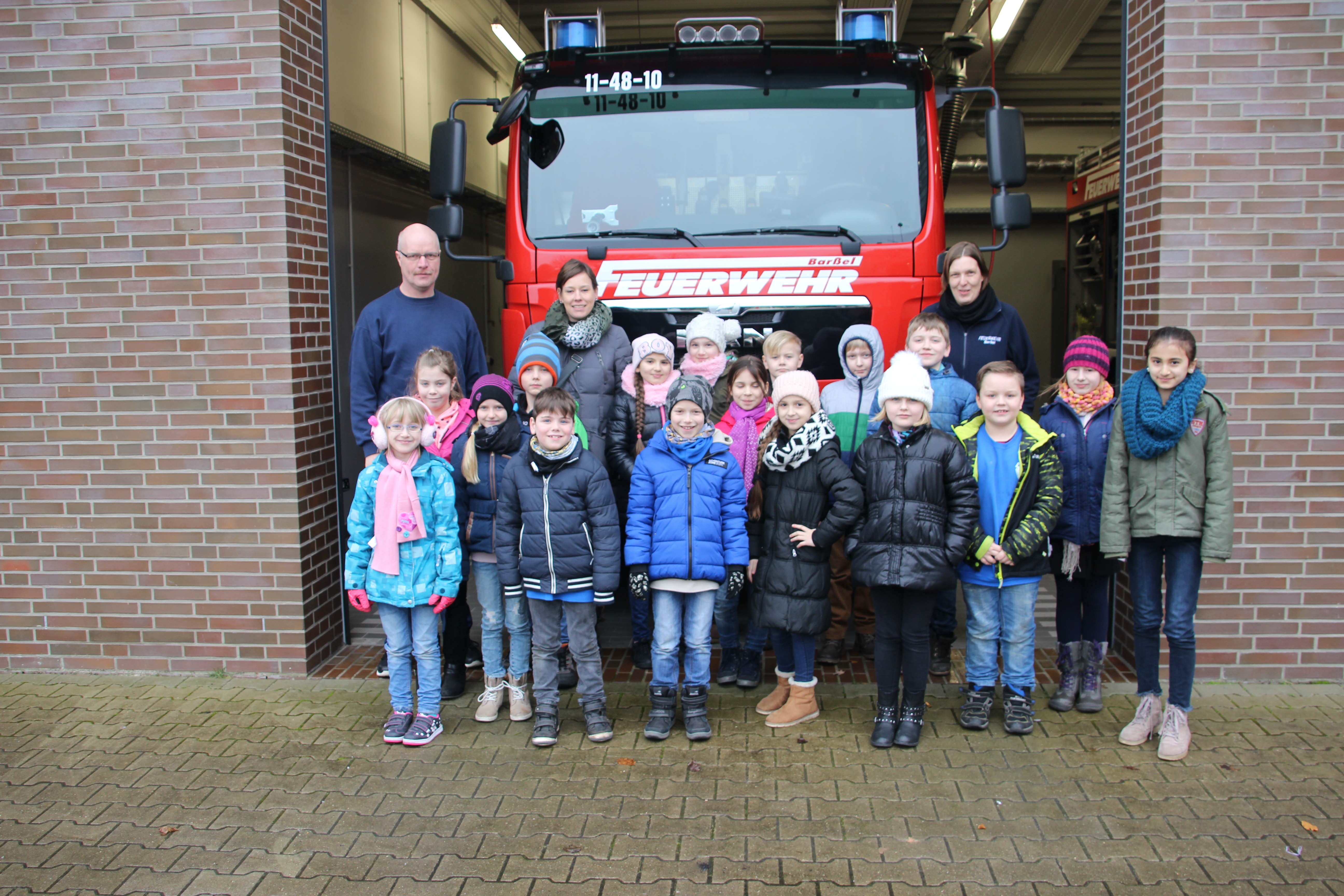 Marienschule Barßel zu Besuch bei der Feuerwehr